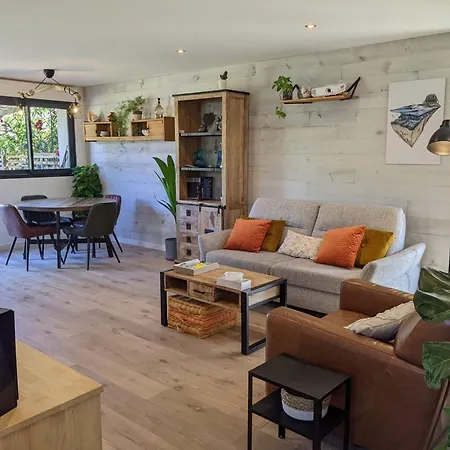 Family With Garden, Pool And Within Walking Distance Holiday home Lacanau