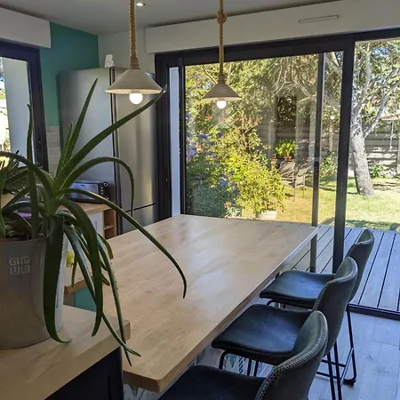 Family With Garden, Pool And Within Walking Distance Holiday home