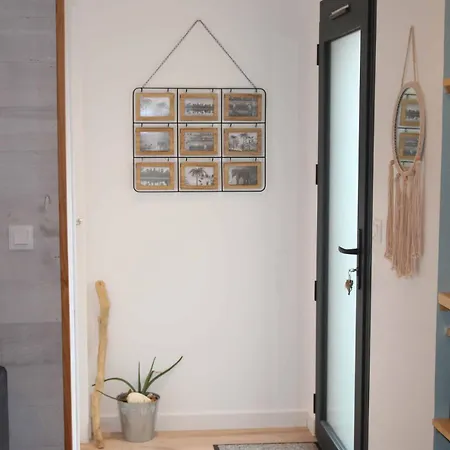 Family With Garden, Pool And Within Walking Distance Holiday home *