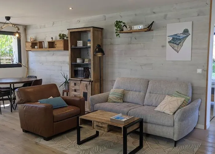 Family With Garden, Pool And Within Walking Distance Semesterbostad Lacanau